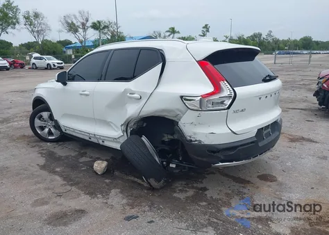 2020 Volvo Xc40 T4 Momentum from USA, damaged, VIN YV4AC2HK6L2344841